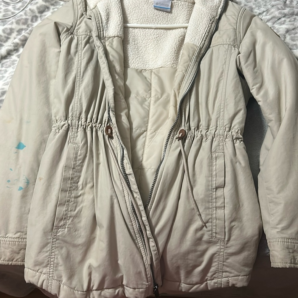 Doesn’t fit so good anymore on me. Would like to just sell it. Has some stains.